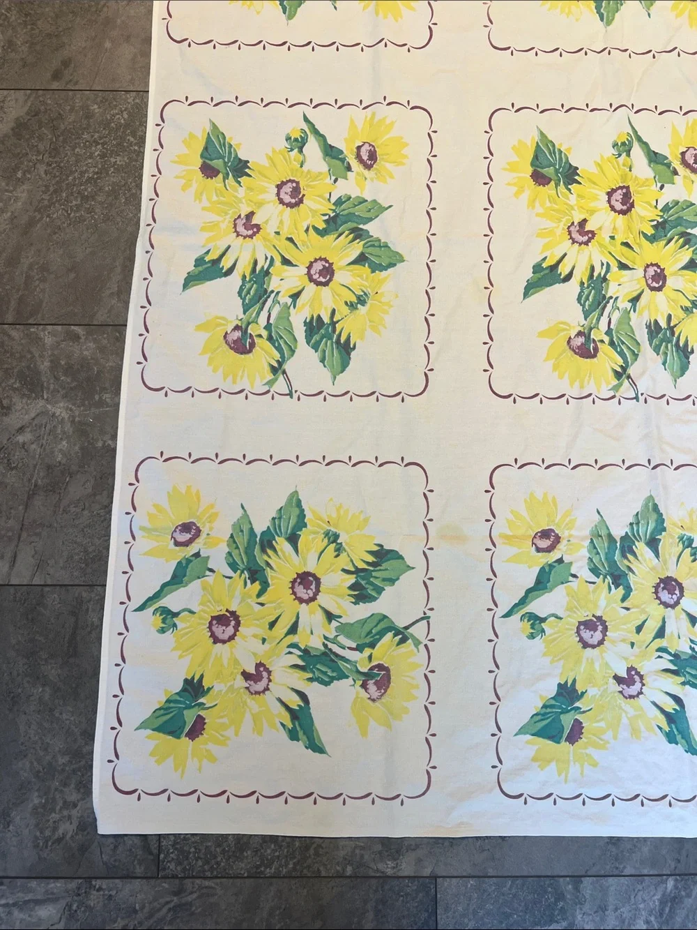Vintage Floral Sunflower Cotton Panel tablecloth in Yellow & Green floral